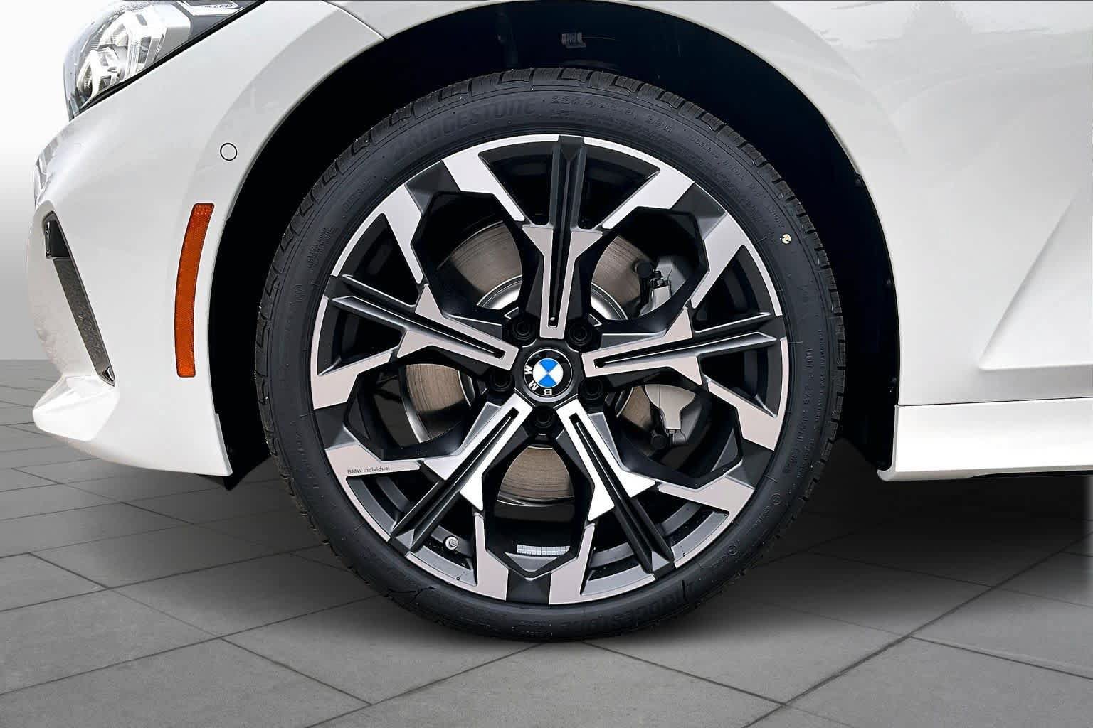 Used 2026 BMW 330i xDrive Sedan w/ Convenience Package AWD/4WD image 11