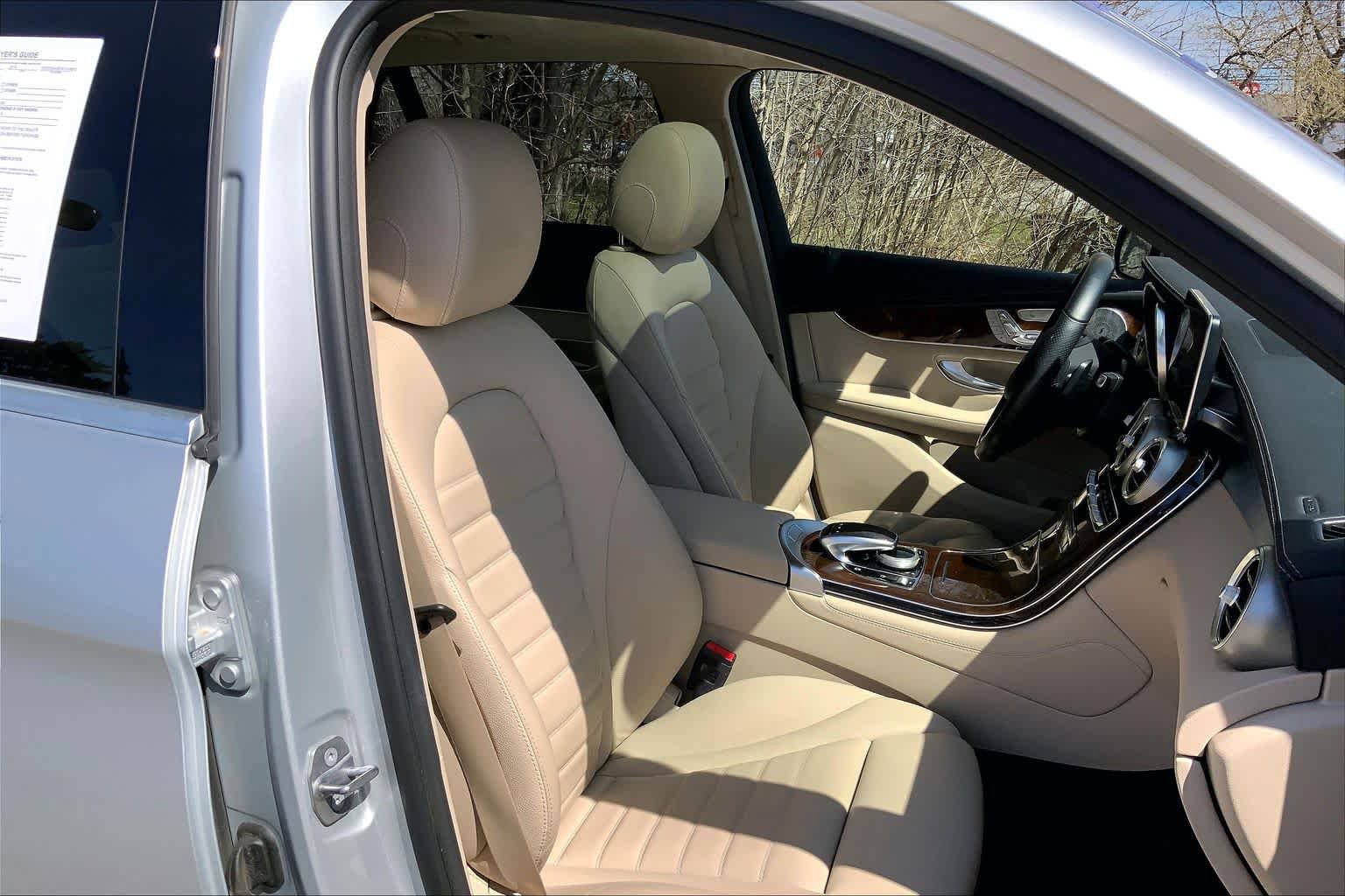 Used 2019 Mercedes-Benz GLC 300 4MATIC image 8