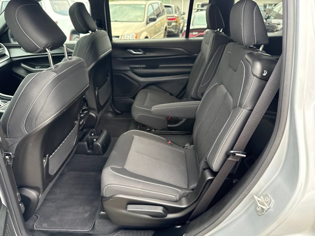 Certified 2025 Jeep Grand Cherokee L Laredo w/ Luxury Tech Group I AWD/4WD image 22