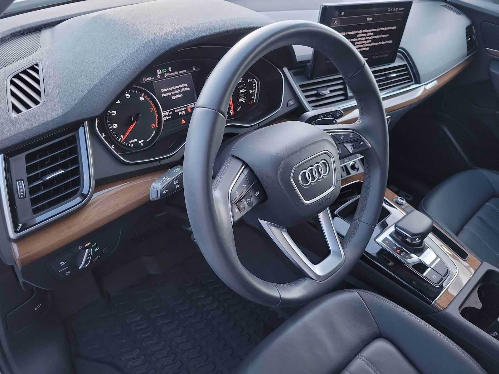 Certified 2023 Audi Q5 2.0T Premium w/ Convenience Package AWD/4WD image 2