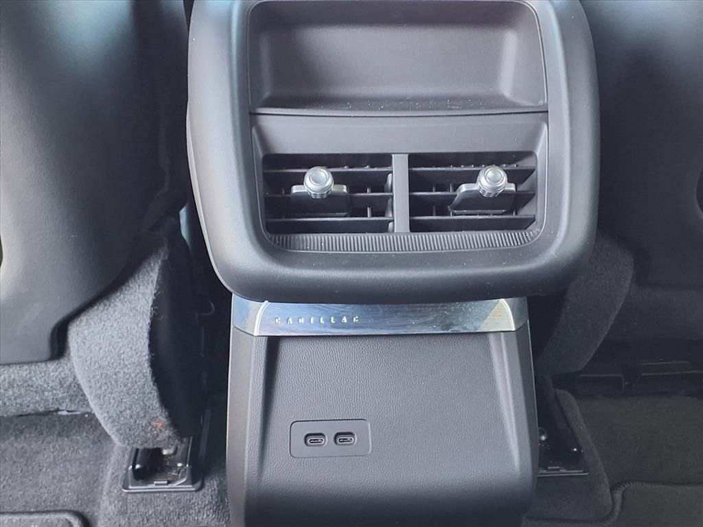 Used 2024 Cadillac Lyriq Sport image 17