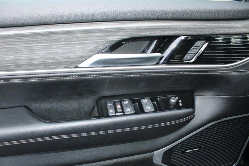 Used 2024 Jeep Wagoneer L Series II w/ Flexible Seating Group image 10