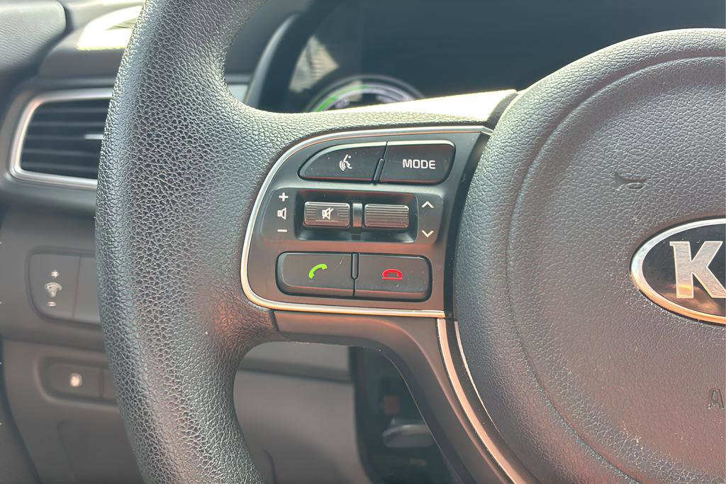 Used 2017 Kia Niro LX image 22