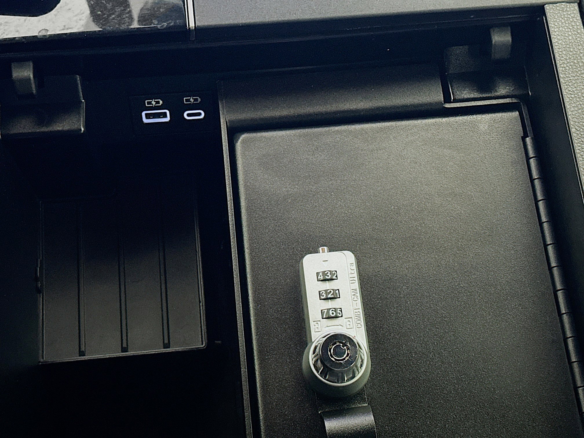 Used 2025 Toyota Tundra Limited image 26