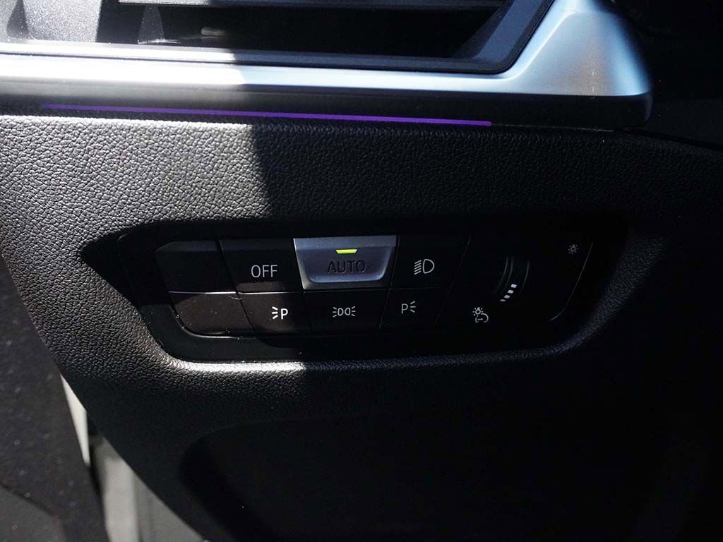 Used 2022 BMW 330i xDrive Sedan w/ Premium Package 2 image 40