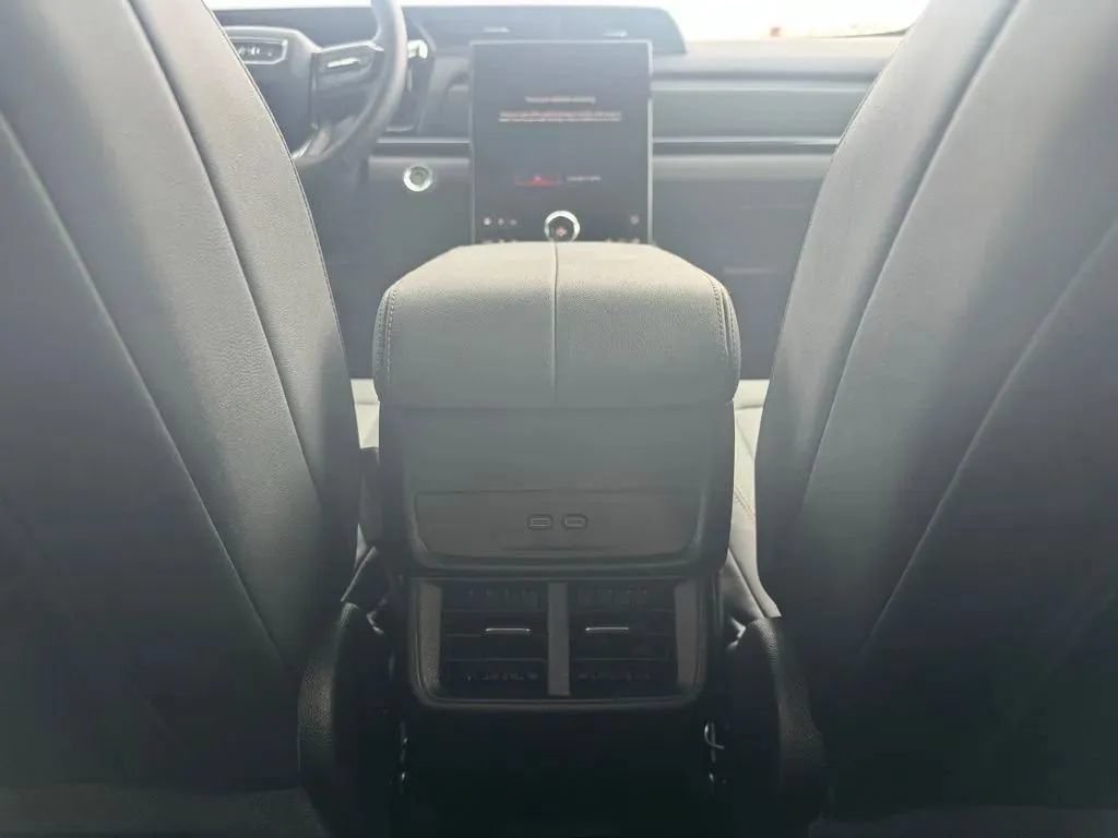 New 2026 GMC Terrain AT4 w/ Convenience Package III AWD/4WD image 18