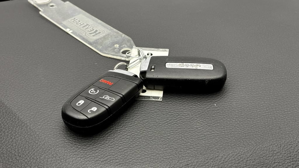Used 2019 Jeep Grand Cherokee Limited X AWD/4WD image 20