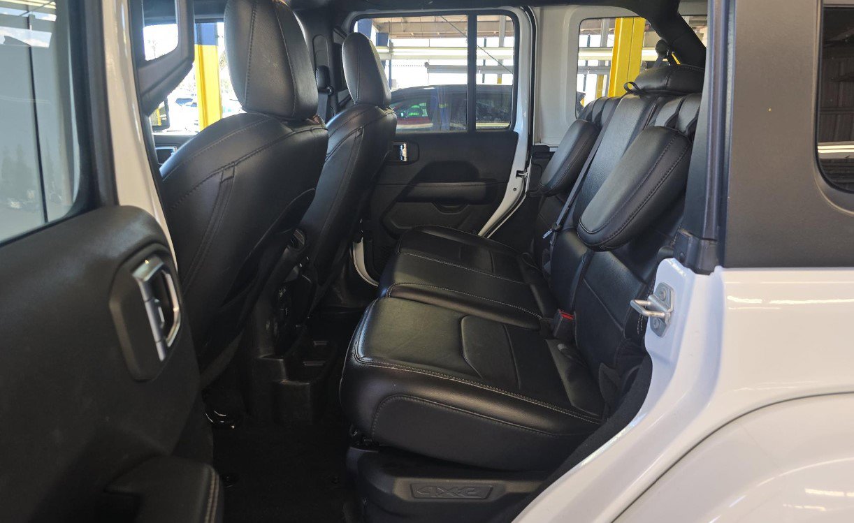 Used 2022 Jeep Wrangler Unlimited Sahara w/ Cold Weather Group image 10