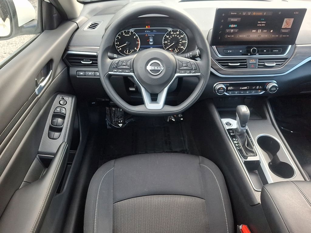 Used 2025 Nissan Altima 2.5 SV w/ SV Special Edition Package image 11