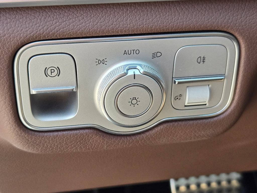 Used 2024 Mercedes-Benz GLS 450 4MATIC image 22