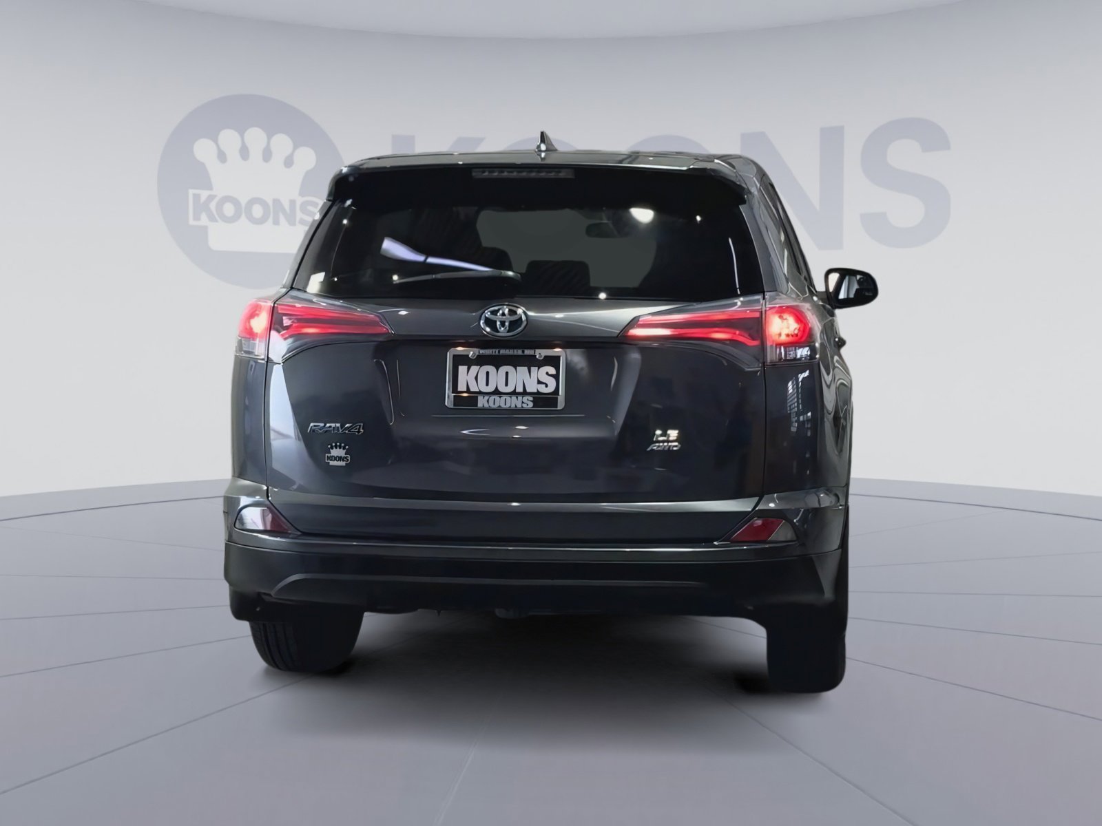 Used 2018 Toyota RAV4 LE image 12