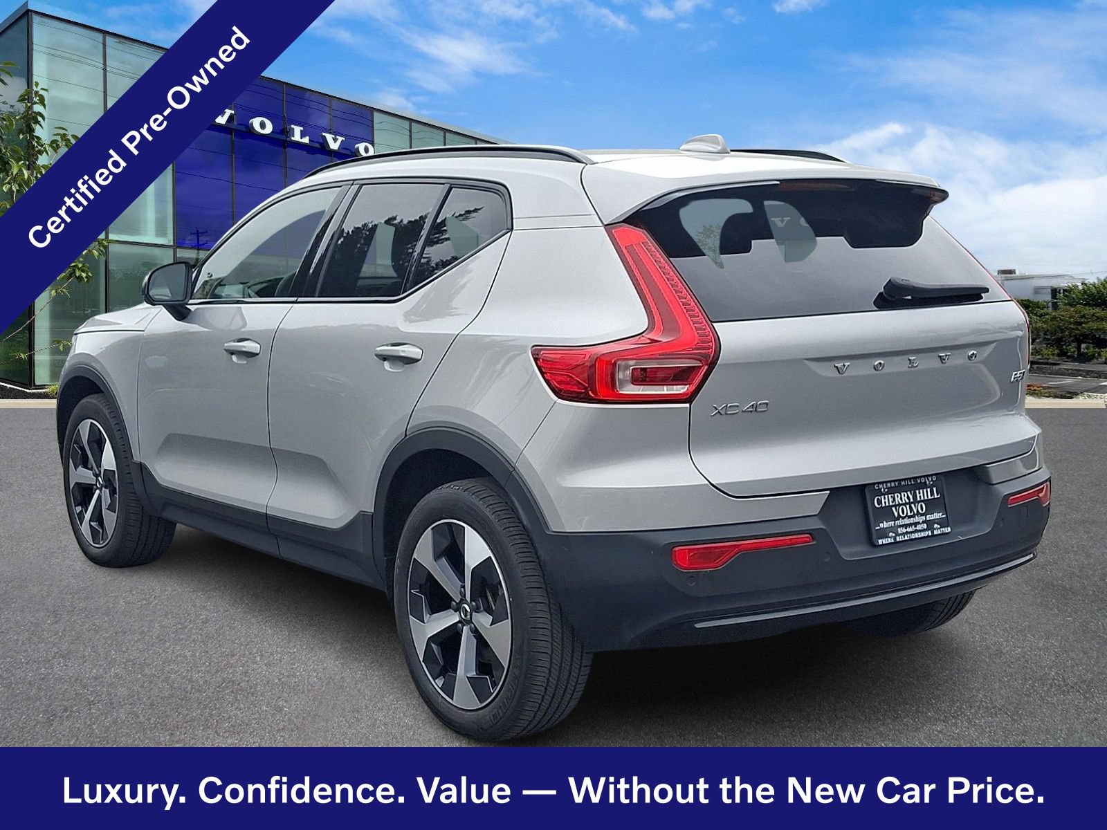 Certified 2024 Volvo XC40 B5 Plus w/ Protection Package Premier AWD/4WD image 5