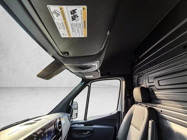 Used 2025 Mercedes-Benz Sprinter 2500 image 16