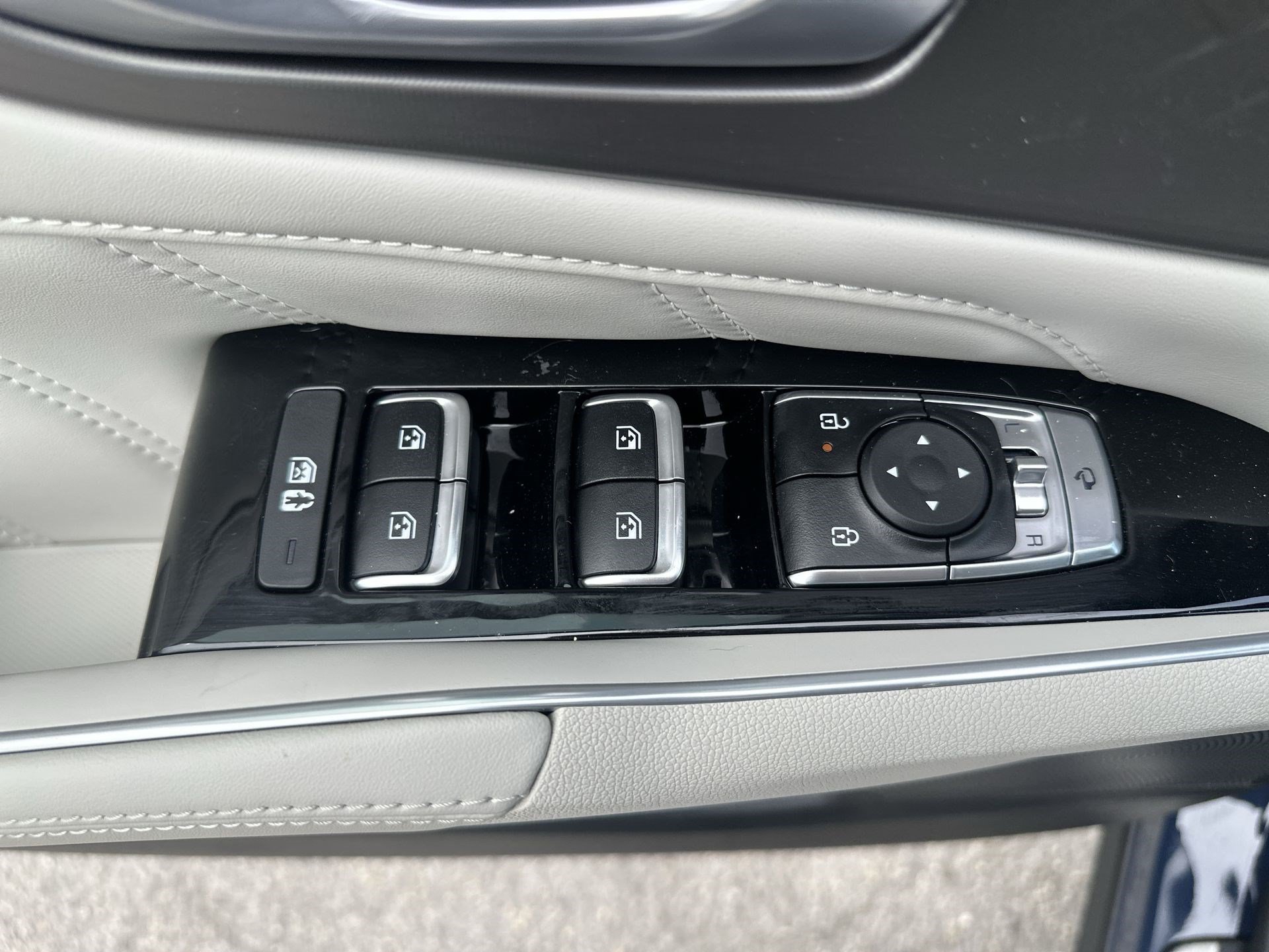 Used 2025 Kia Sorento SX FWD image 15