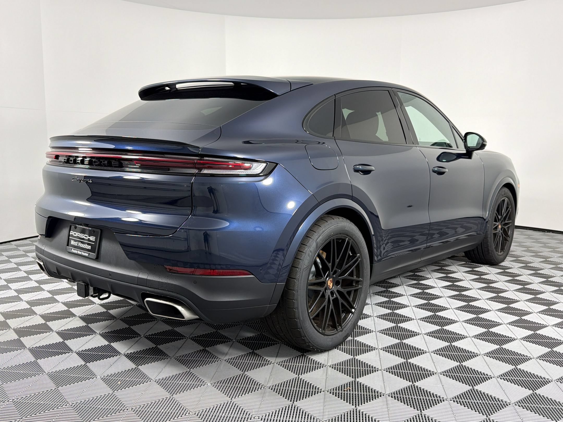 Certified 2026 Porsche Cayenne Coupe AWD/4WD image 9