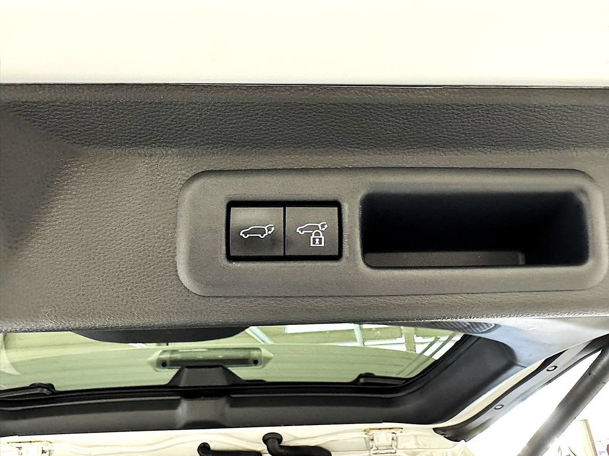 Used 2024 Toyota Sequoia Platinum AWD/4WD image 67