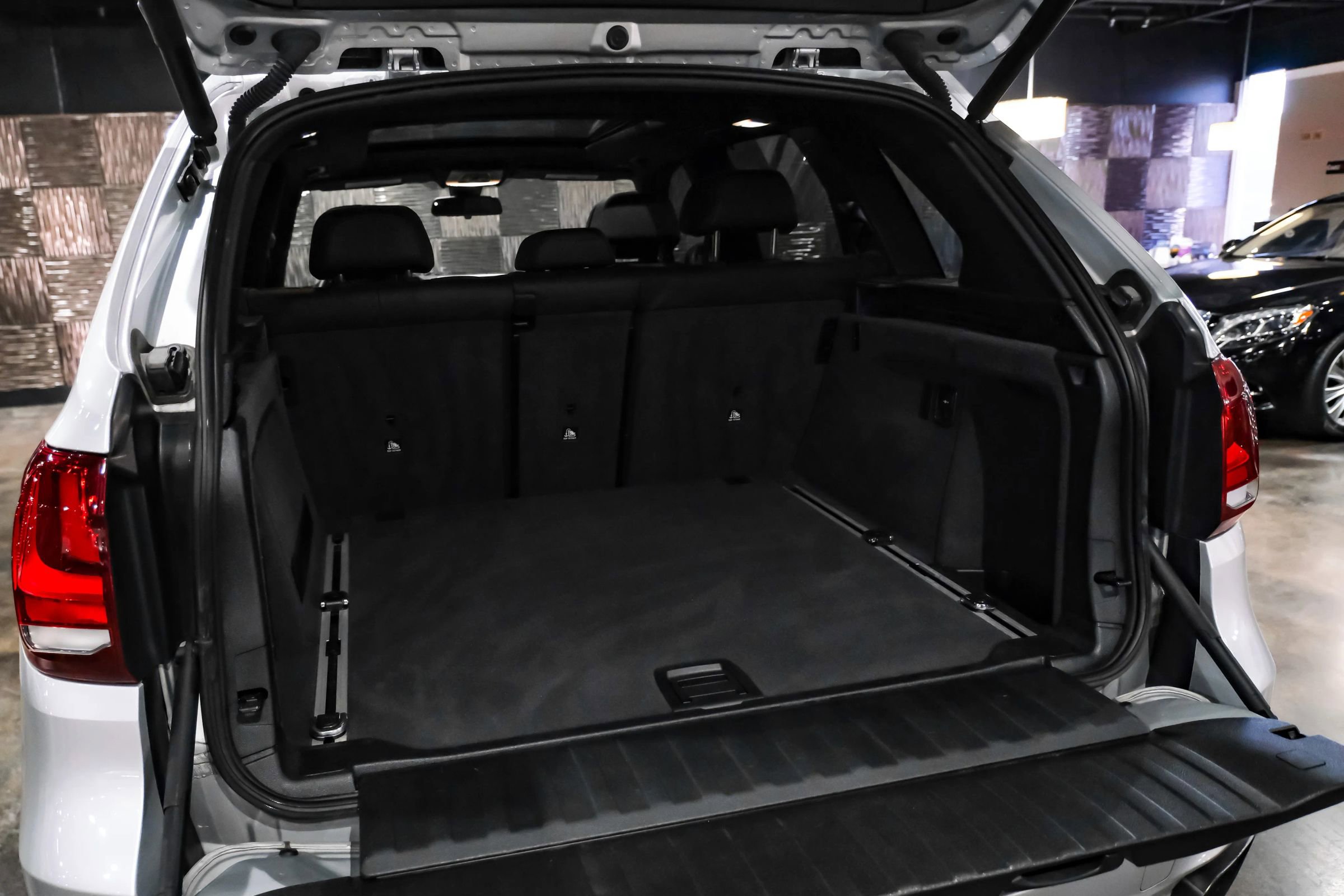 Used 2018 BMW X5 xDrive50i image 52