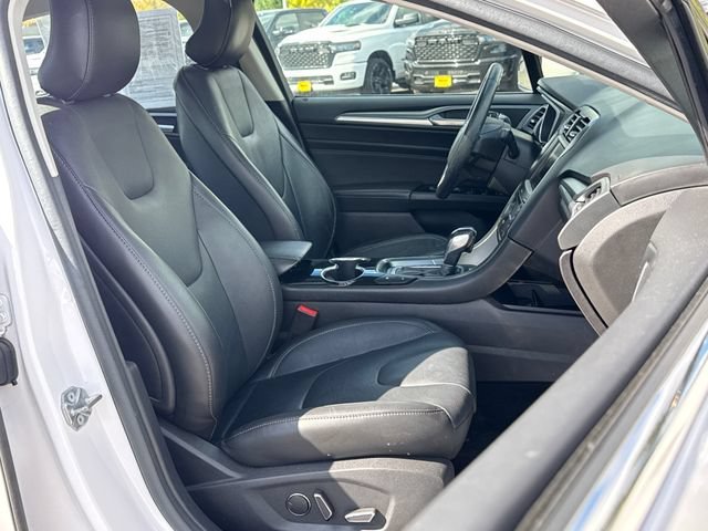 Used 2016 Ford Fusion Energi Titanium FWD image 24