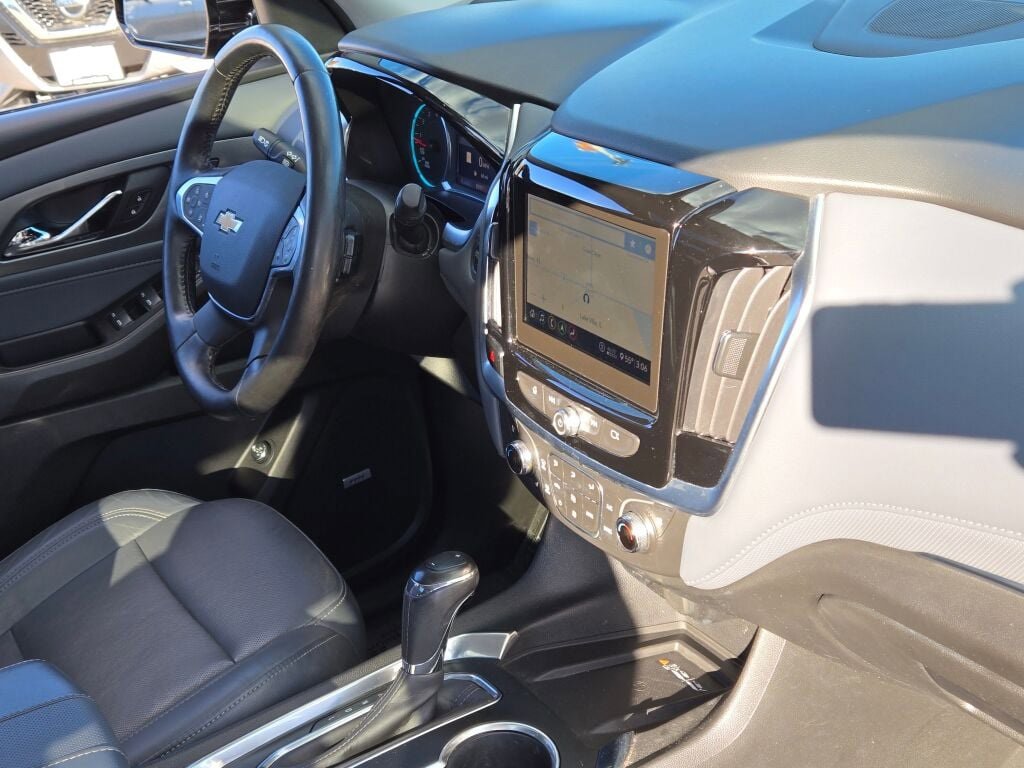Used 2020 Chevrolet Traverse Premier w/ LPO, Floor Liner Package image 8