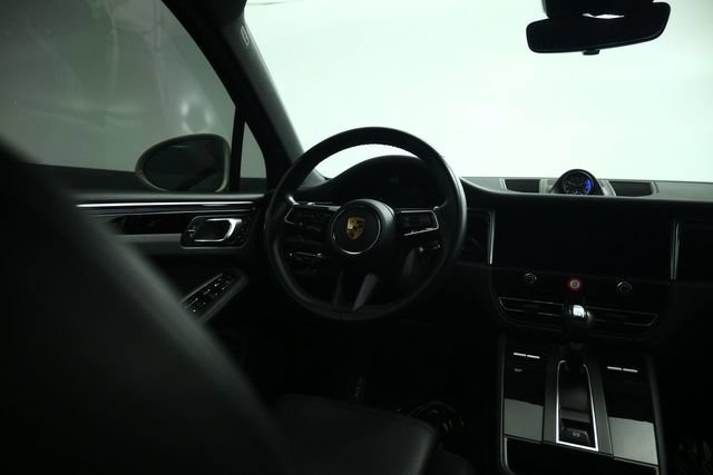 Used 2024 Porsche Macan AWD/4WD image 39