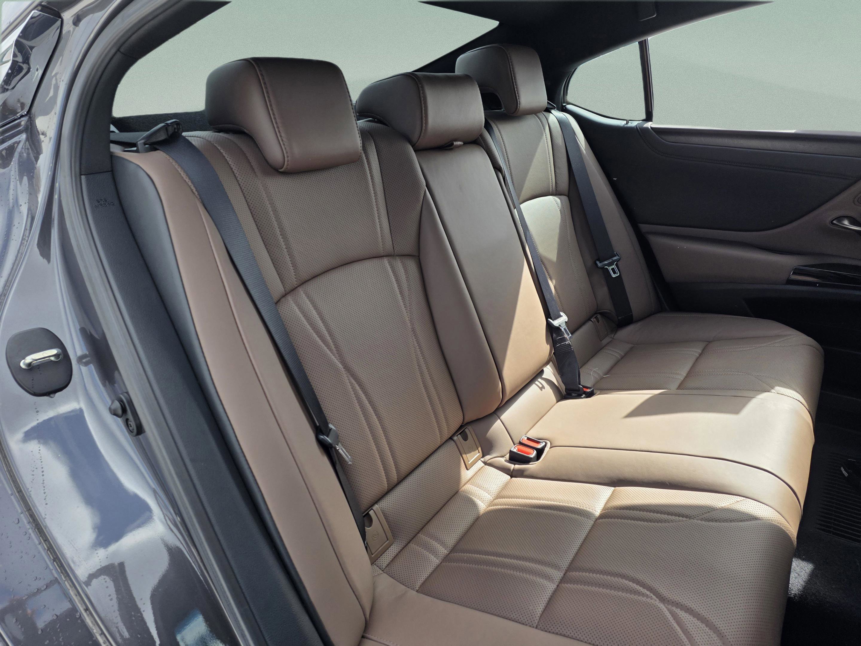 Certified 2024 Lexus ES 300h ES 300h Luxury w/ Technology Package image 33