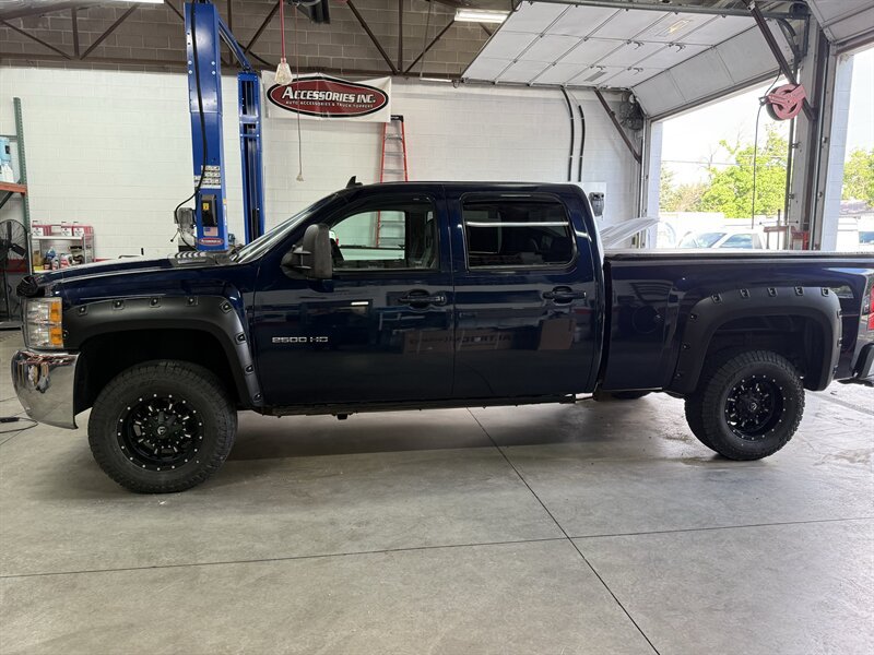 Used 2010 Chevrolet Silverado 2500 LTZ w/ Convenience Package AWD/4WD image 2