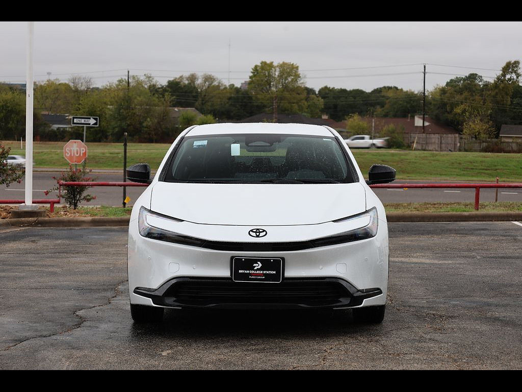 New 2026 Toyota Prius Plug-In Hybrid FWD image 3