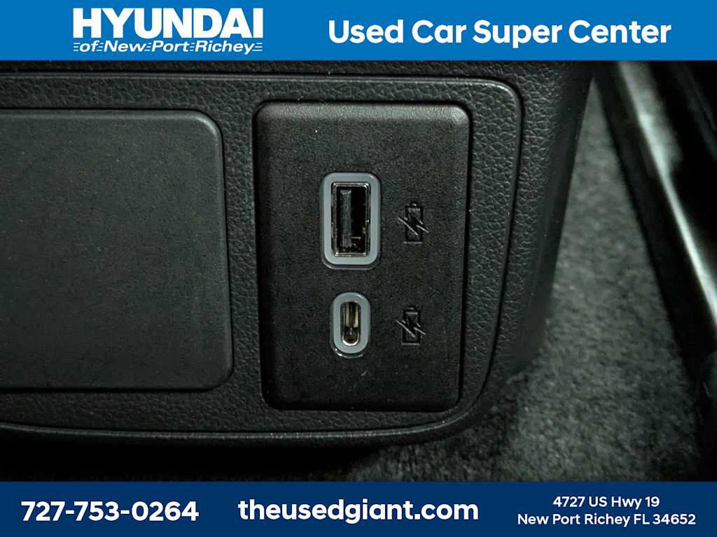 Used 2024 Buick Encore GX Sport Touring FWD image 17