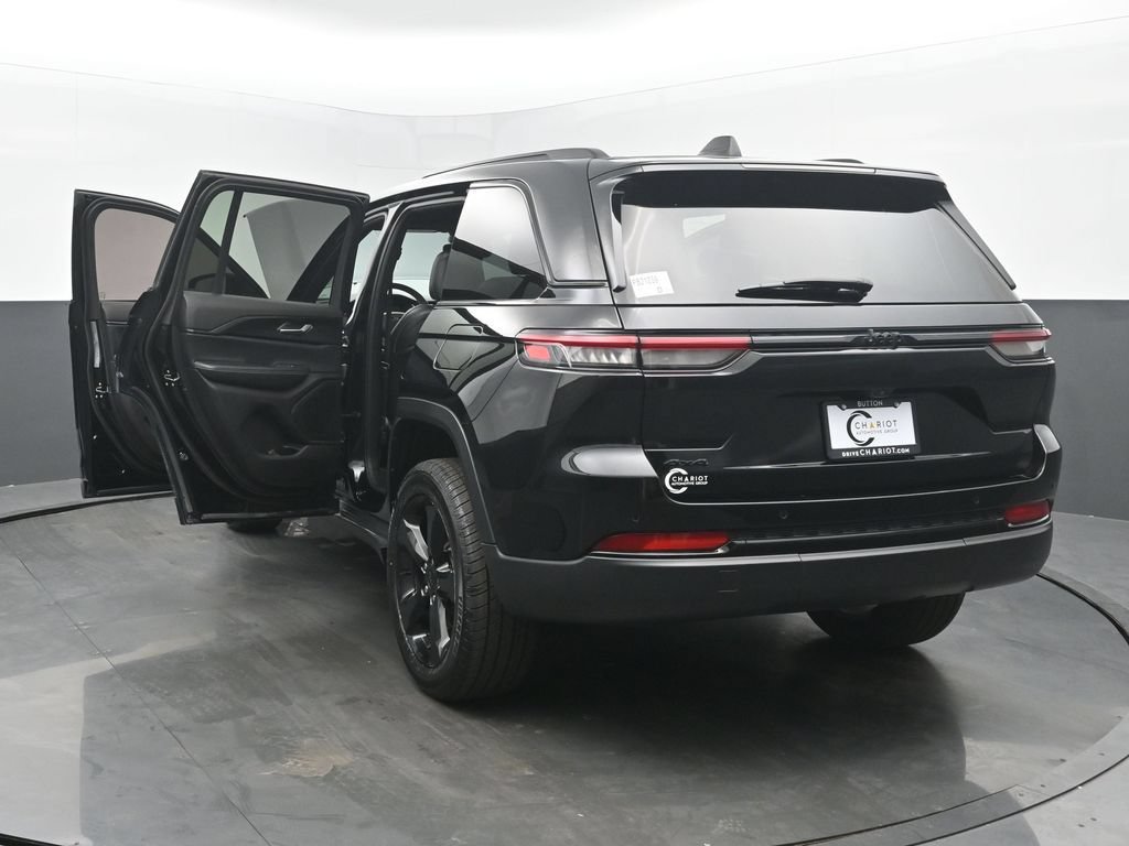 Used 2023 Jeep Grand Cherokee Altitude AWD/4WD image 53
