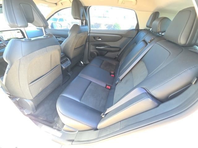 Used 2023 Nissan Ariya AWD image 24