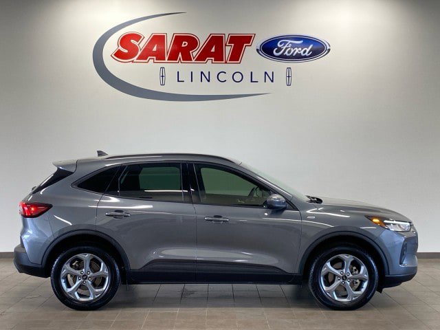Used 2025 Ford Escape ST-Line Select w/ Tech Pack #1 AWD/4WD image 1
