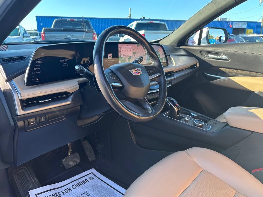 Used 2024 Cadillac XT4 Premium Luxury AWD/4WD image 9