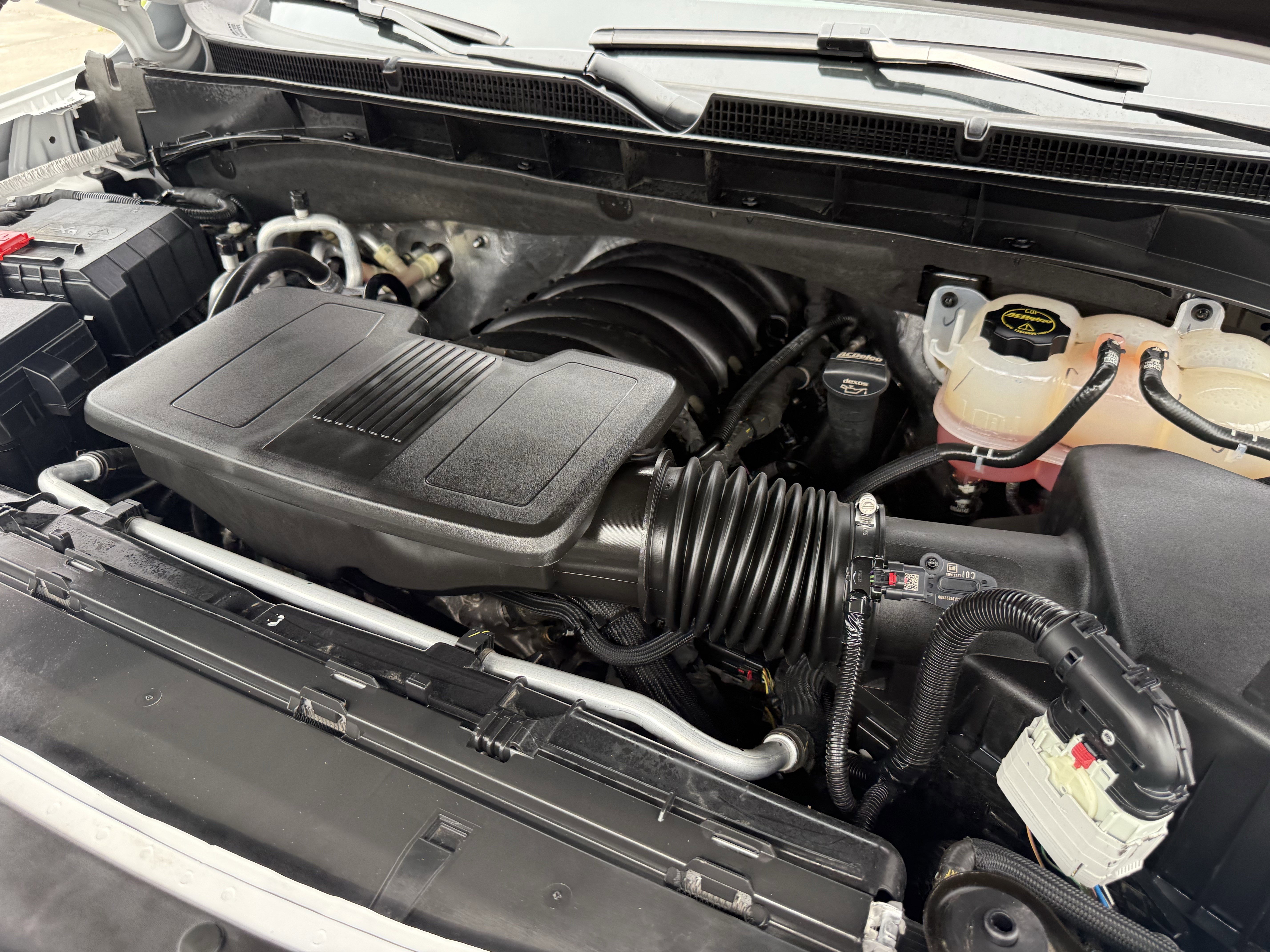 Used 2025 GMC Yukon Denali AWD/4WD image 34