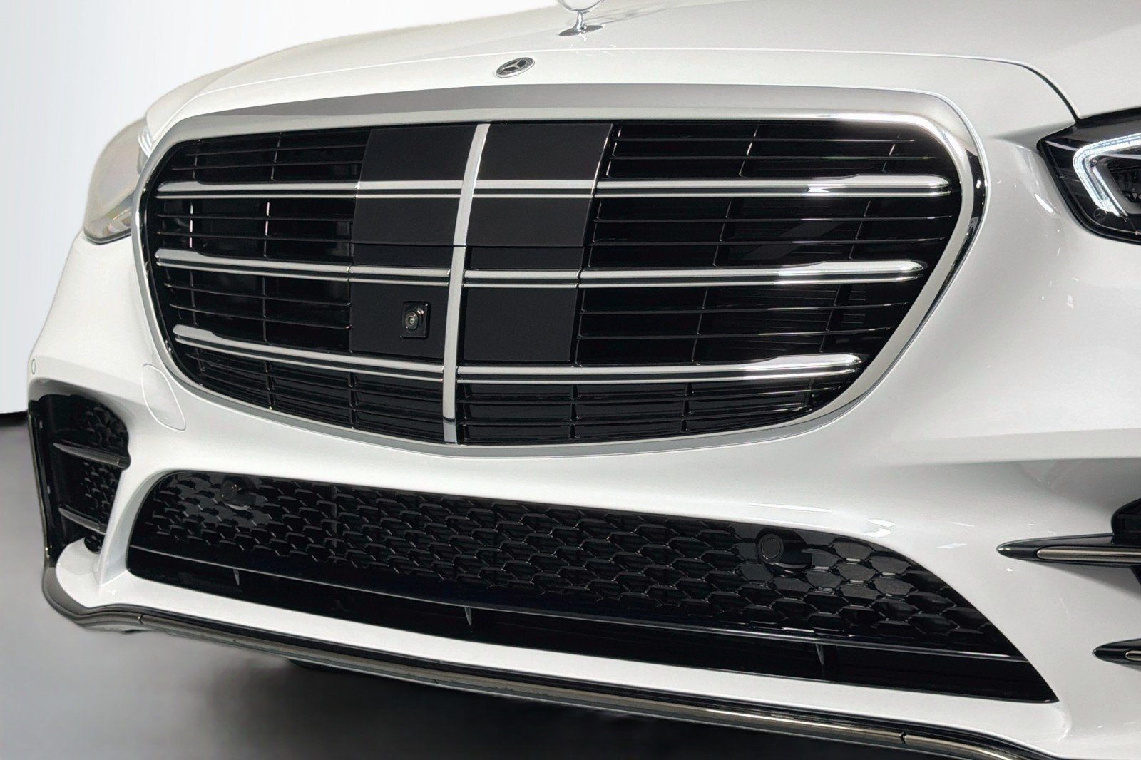New 2026 Mercedes-Benz S 500 4MATIC image 12