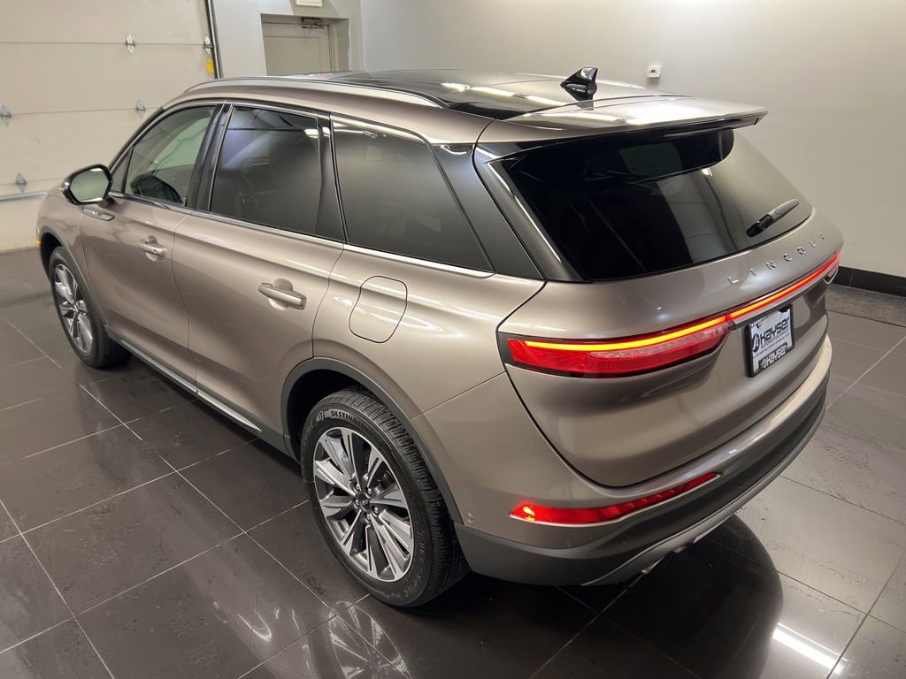 Used 2021 Lincoln Corsair Reserve w/ Equipment Group 201A image 4