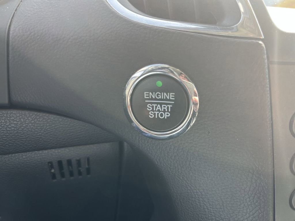 Used 2020 Ford Edge Titanium image 17