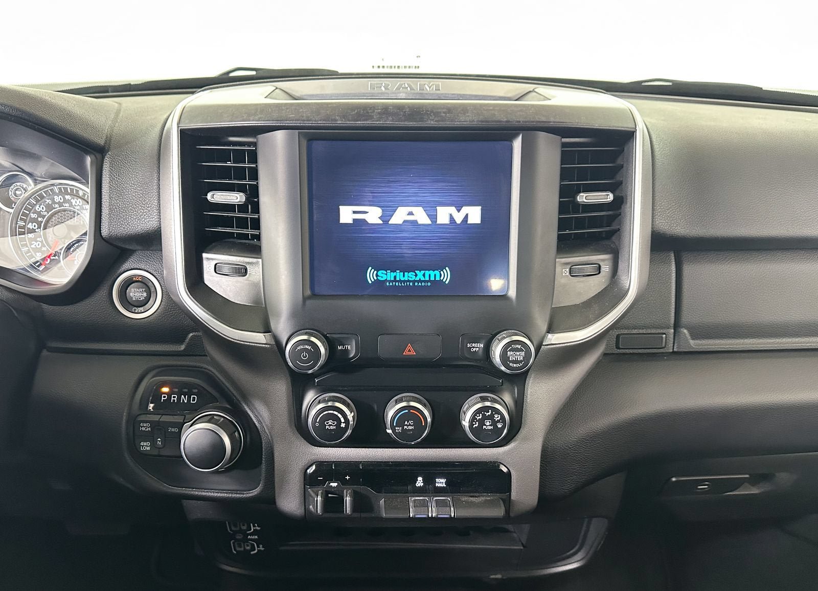 Used 2024 RAM 2500 Big Horn AWD/4WD image 11
