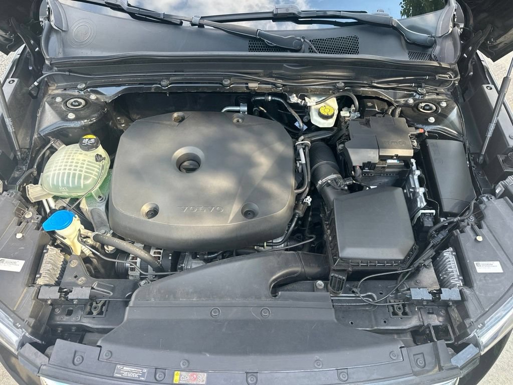 Used 2019 Volvo XC40 T5 Momentum AWD/4WD image 25