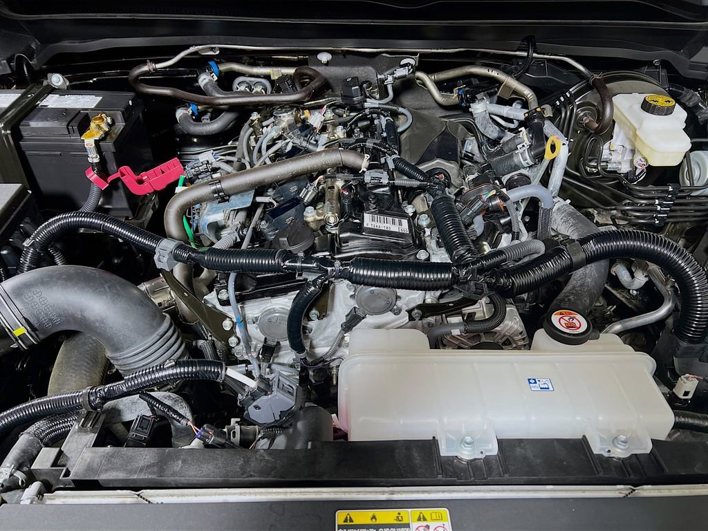 Certified 2025 Toyota Tacoma TRD Off-Road AWD/4WD image 27