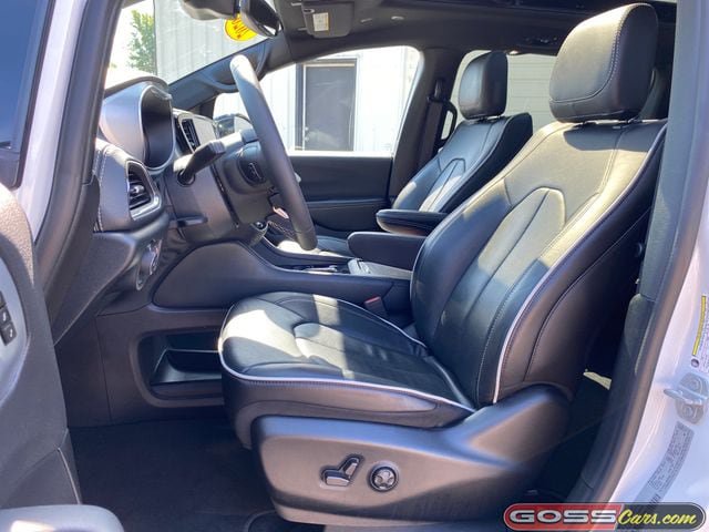 Certified 2026 Chrysler Pacifica Limited FWD image 26