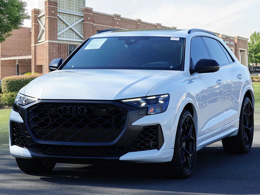 Used 2025 Audi RS Q8 performance image 4
