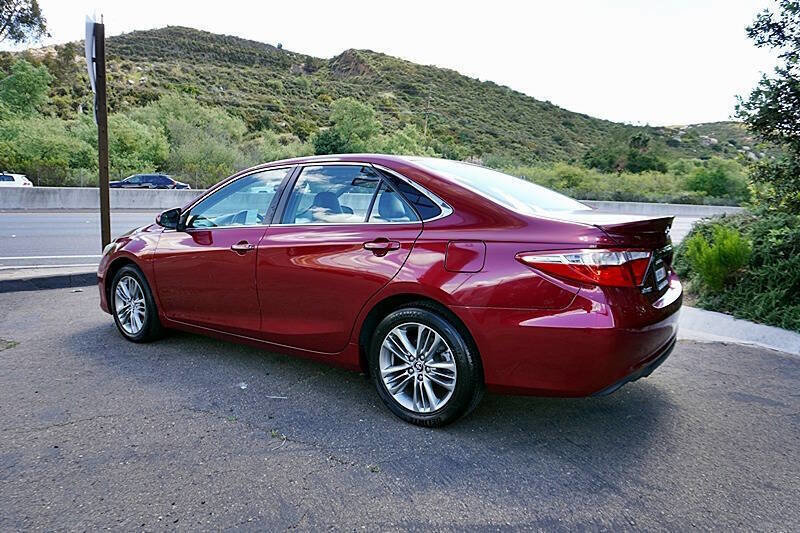 Used 2015 Toyota Camry SE image 8