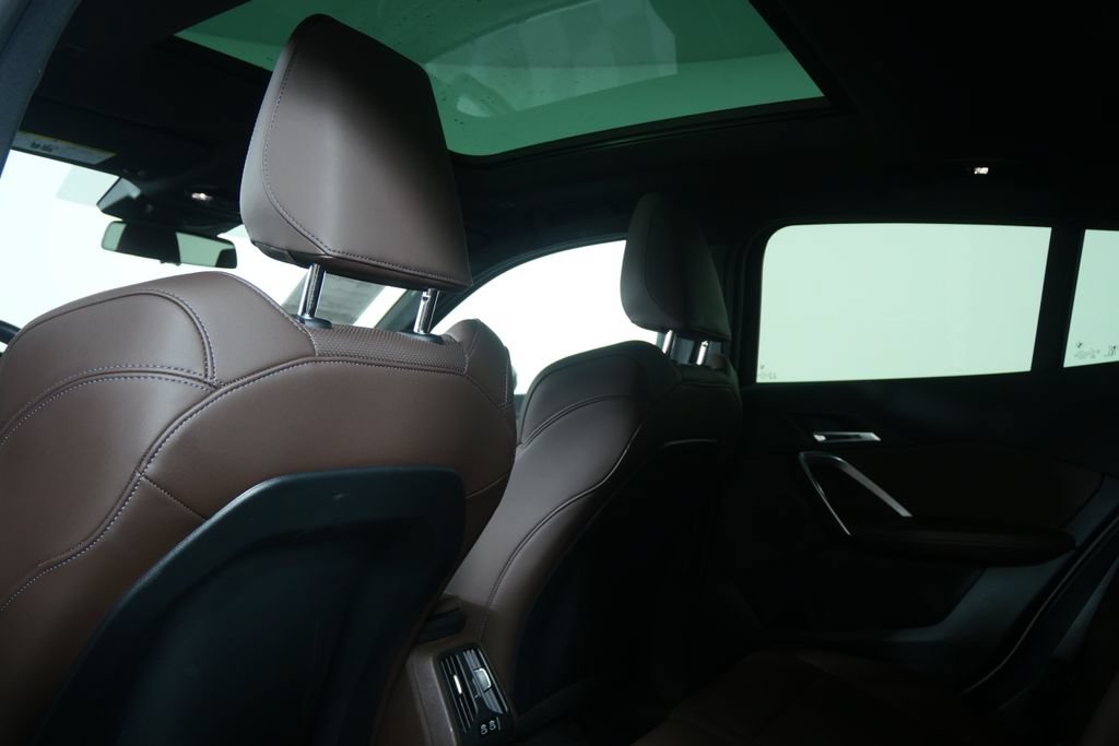 Certified 2025 BMW X2 xDrive28i AWD/4WD image 15
