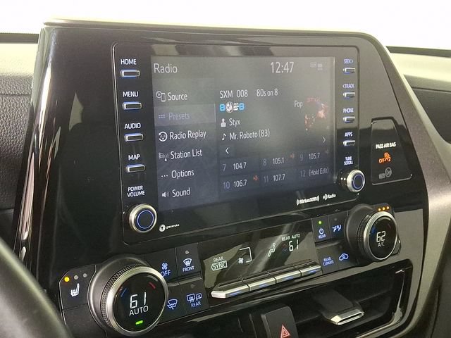 Used 2020 Toyota Highlander XLE AWD/4WD image 20