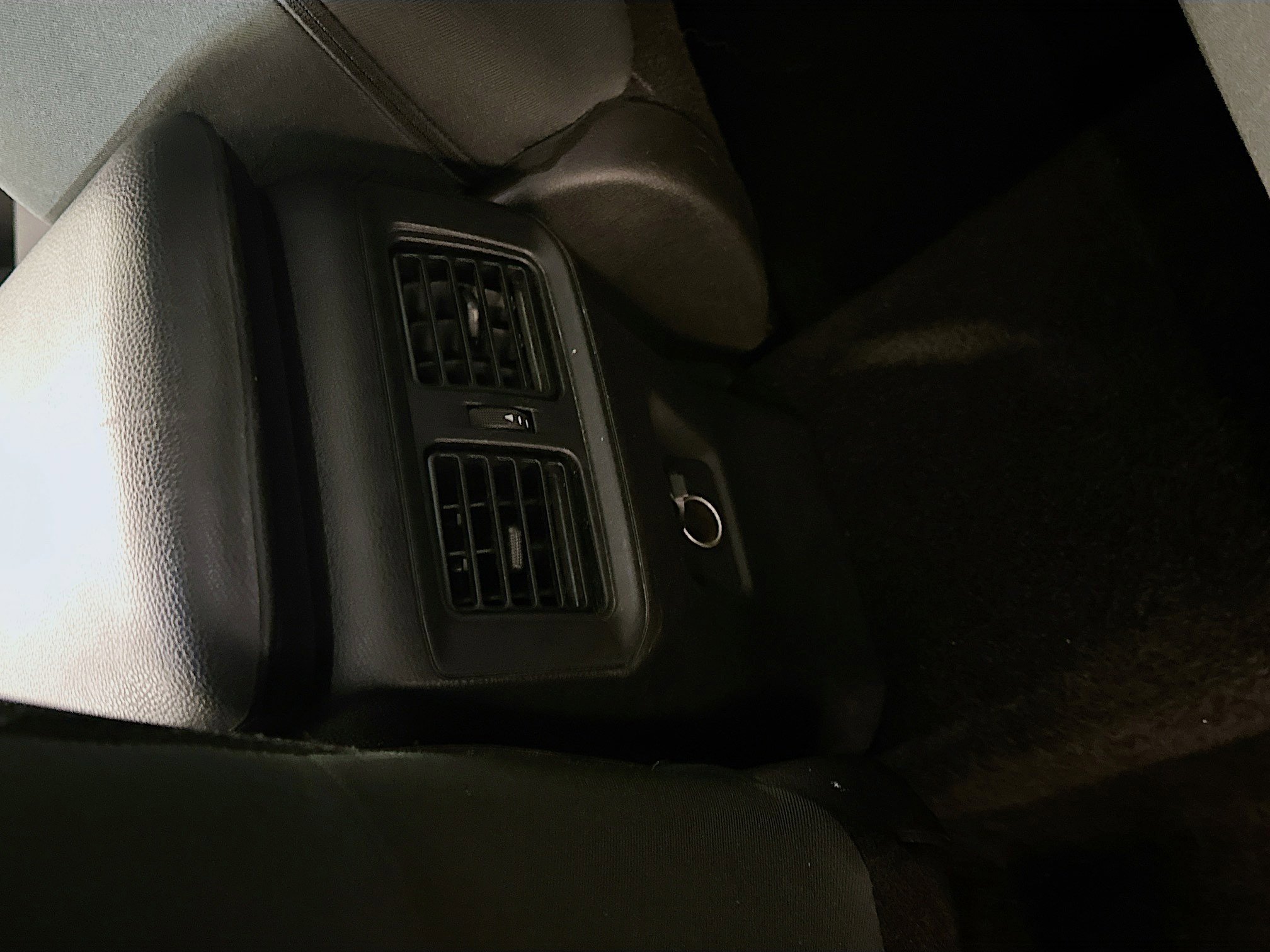 Used 2024 Toyota RAV4 LE image 27