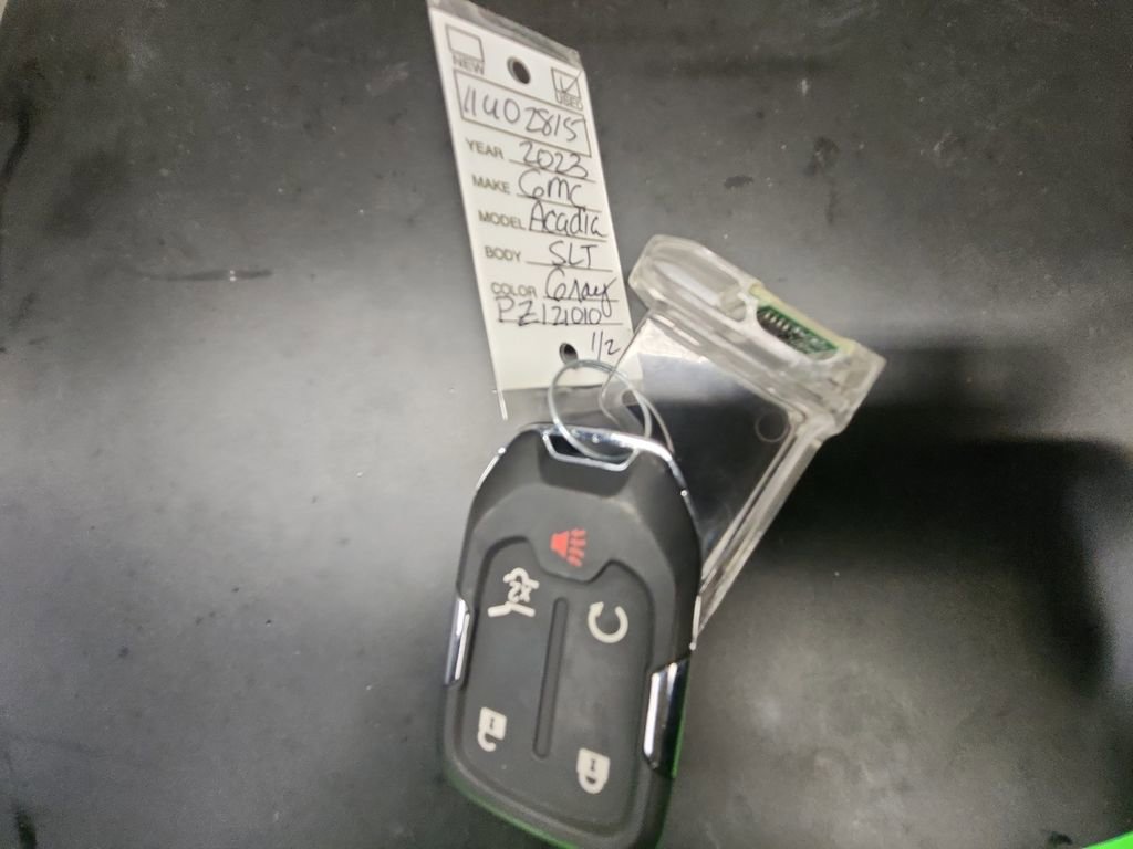 Certified 2023 GMC Acadia SLT image 32