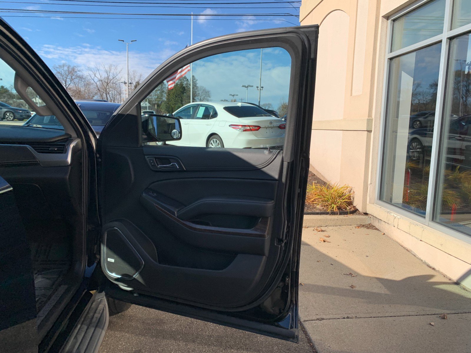 Used 2016 Chevrolet Suburban LT image 36