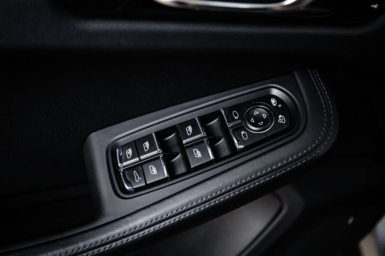 Used 2019 Porsche Macan AWD/4WD image 22