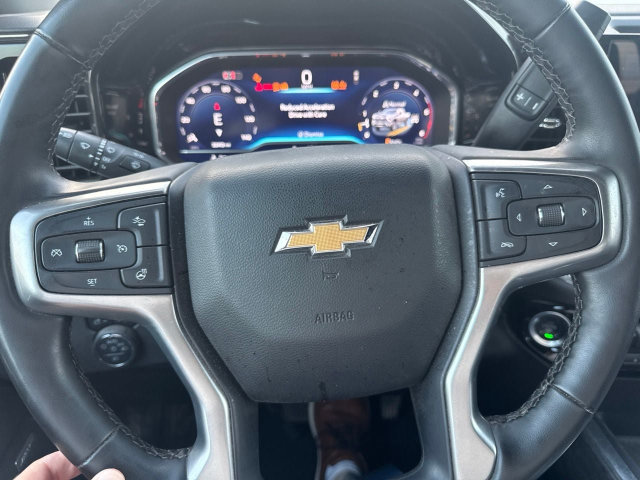 Used 2025 Chevrolet Silverado 2500 LTZ w/ LTZ Convenience Package AWD/4WD image 10