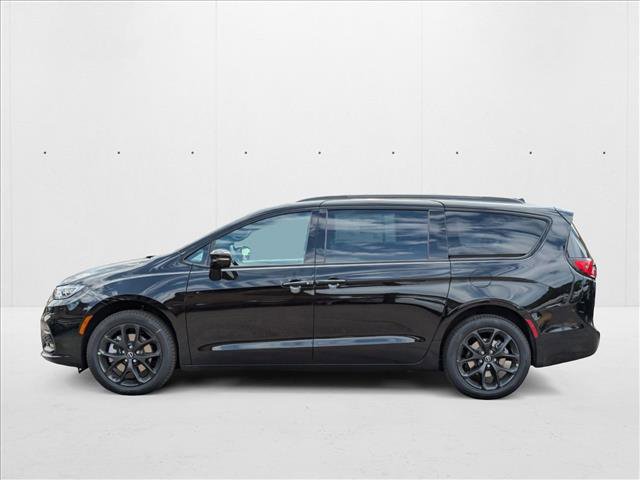 New 2026 Chrysler Pacifica Limited image 5